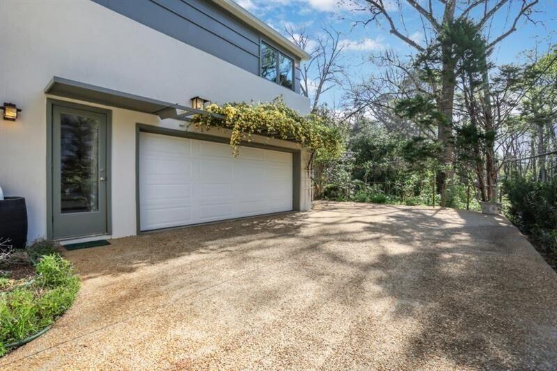1211 Oakdale Road