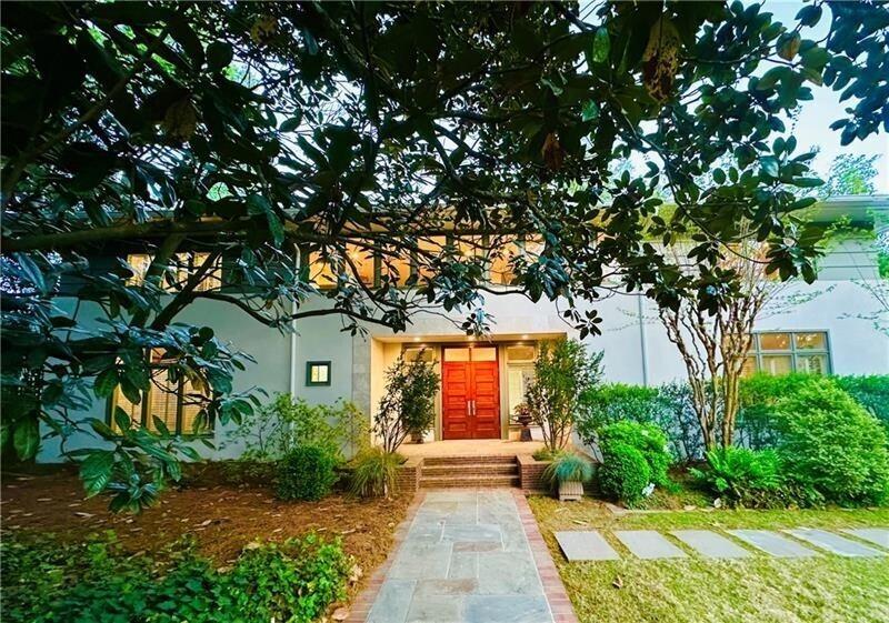 1211 Oakdale Road