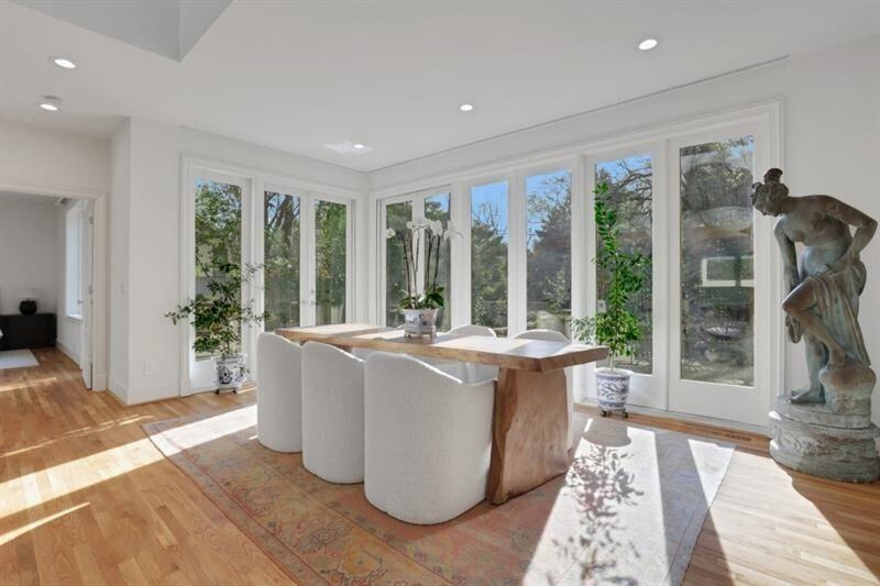 1211 Oakdale Road