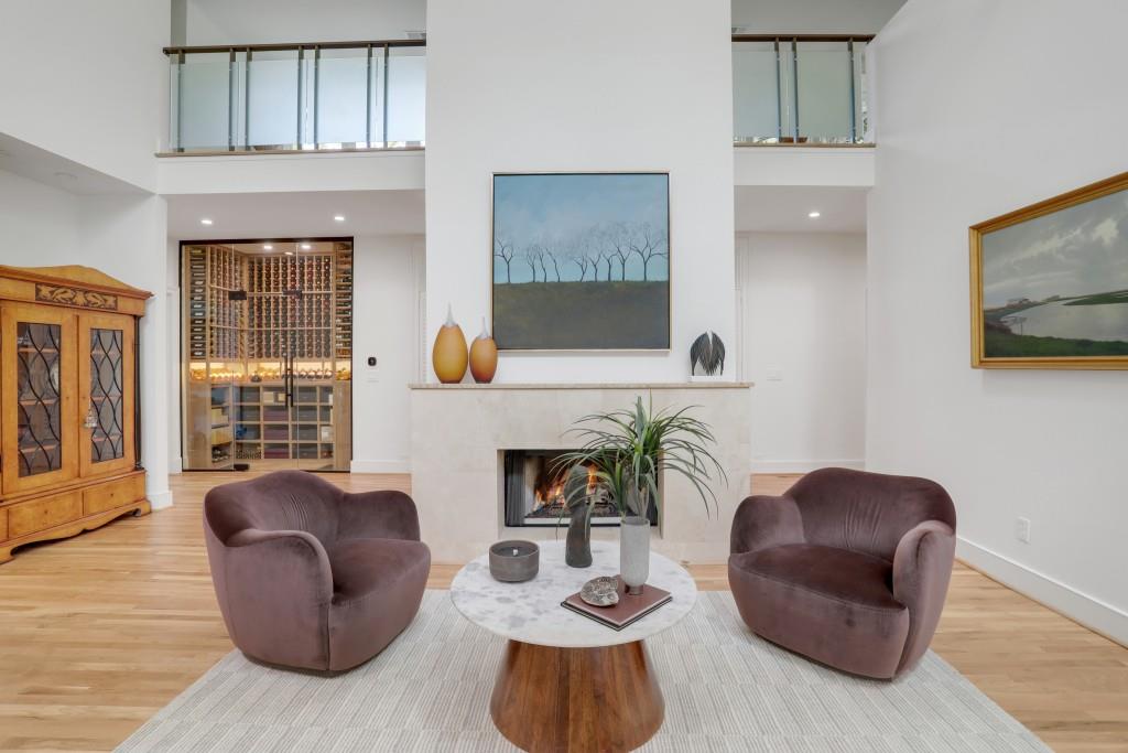 1211 Oakdale Road