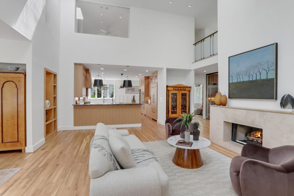1211 Oakdale Road