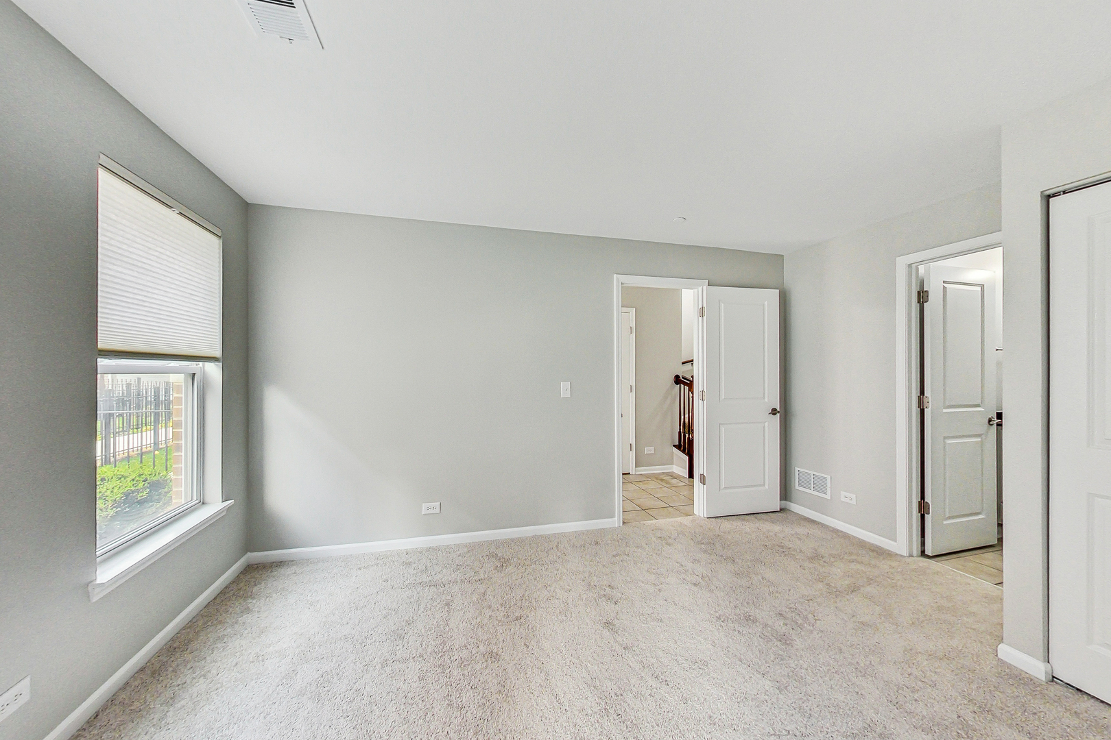 955 W 36th Place Unit: 3