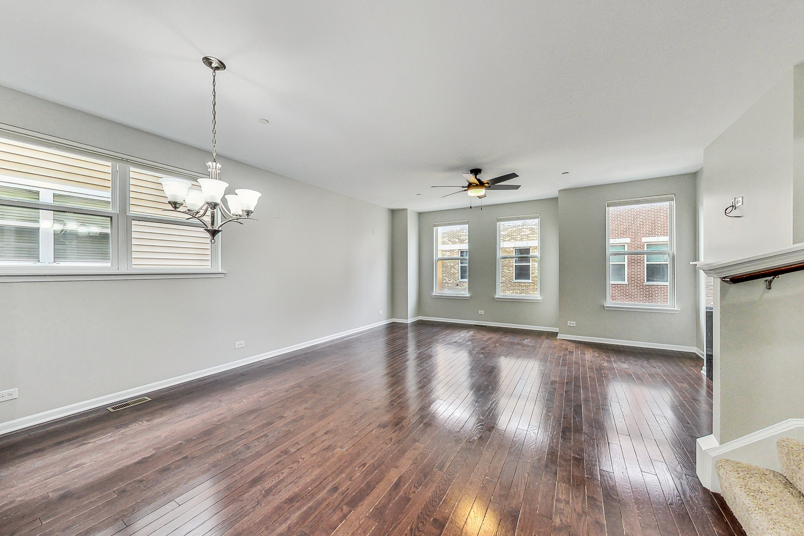 955 W 36th Place Unit: 3