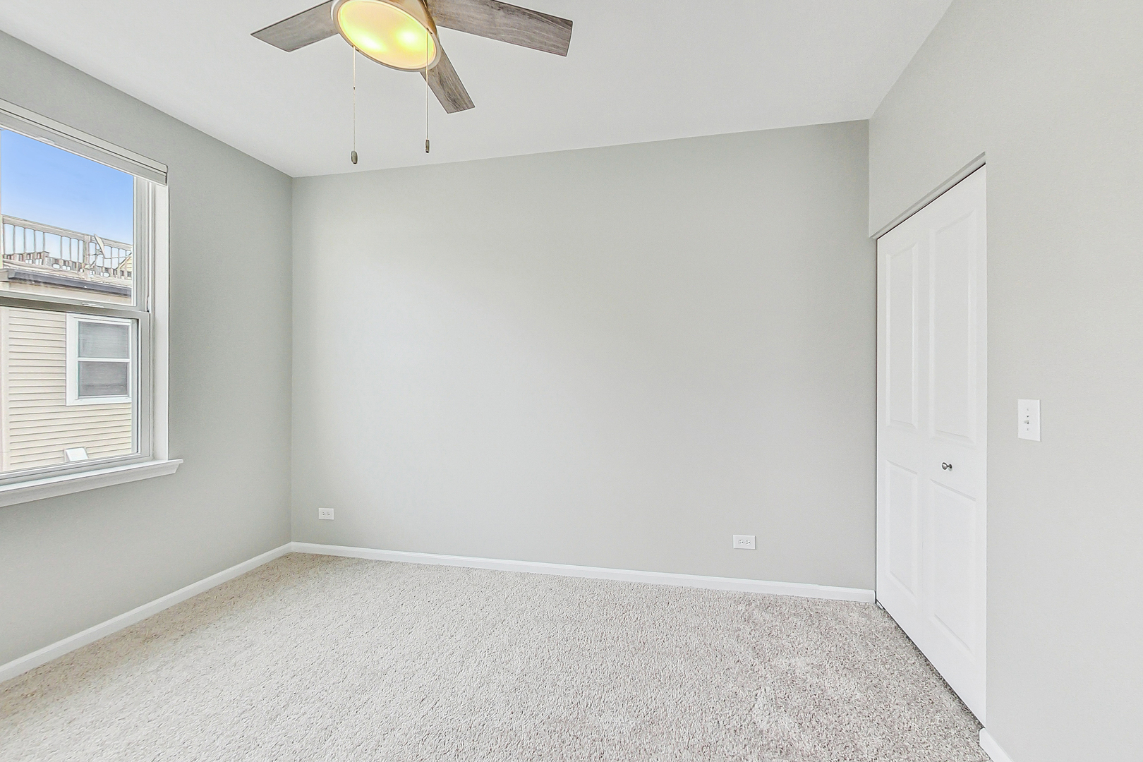 955 W 36th Place Unit: 3