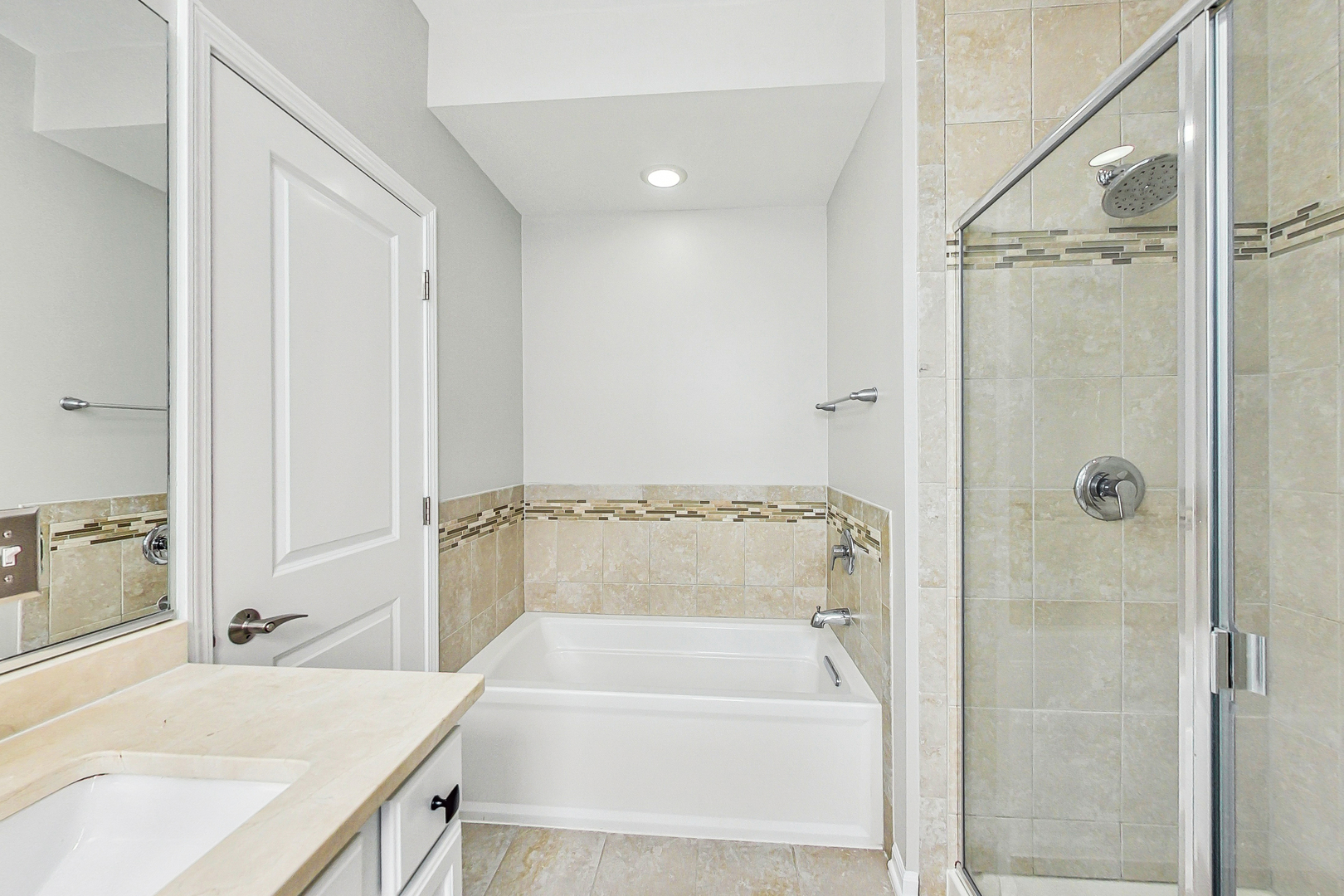 955 W 36th Place Unit: 3