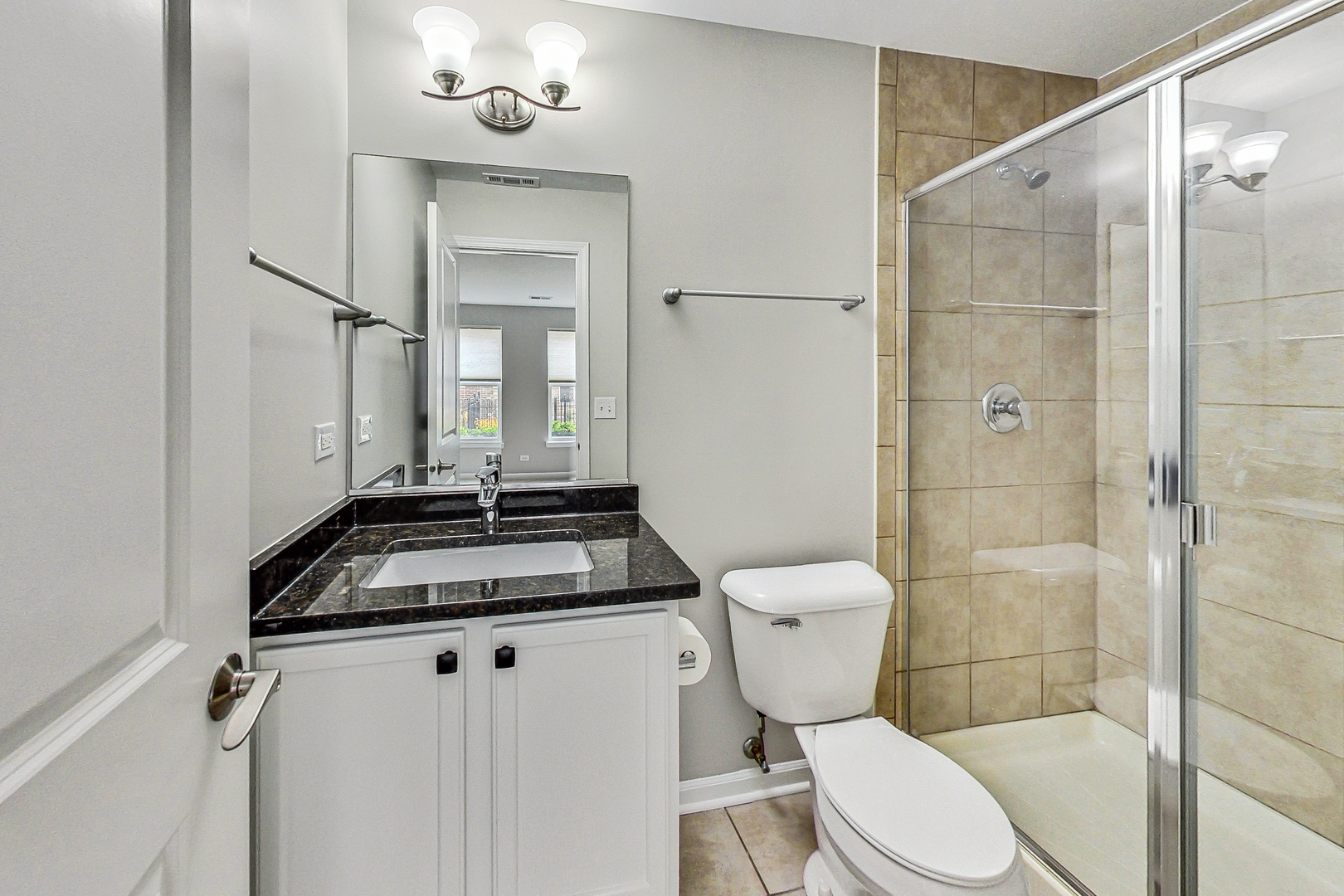 955 W 36th Place Unit: 3
