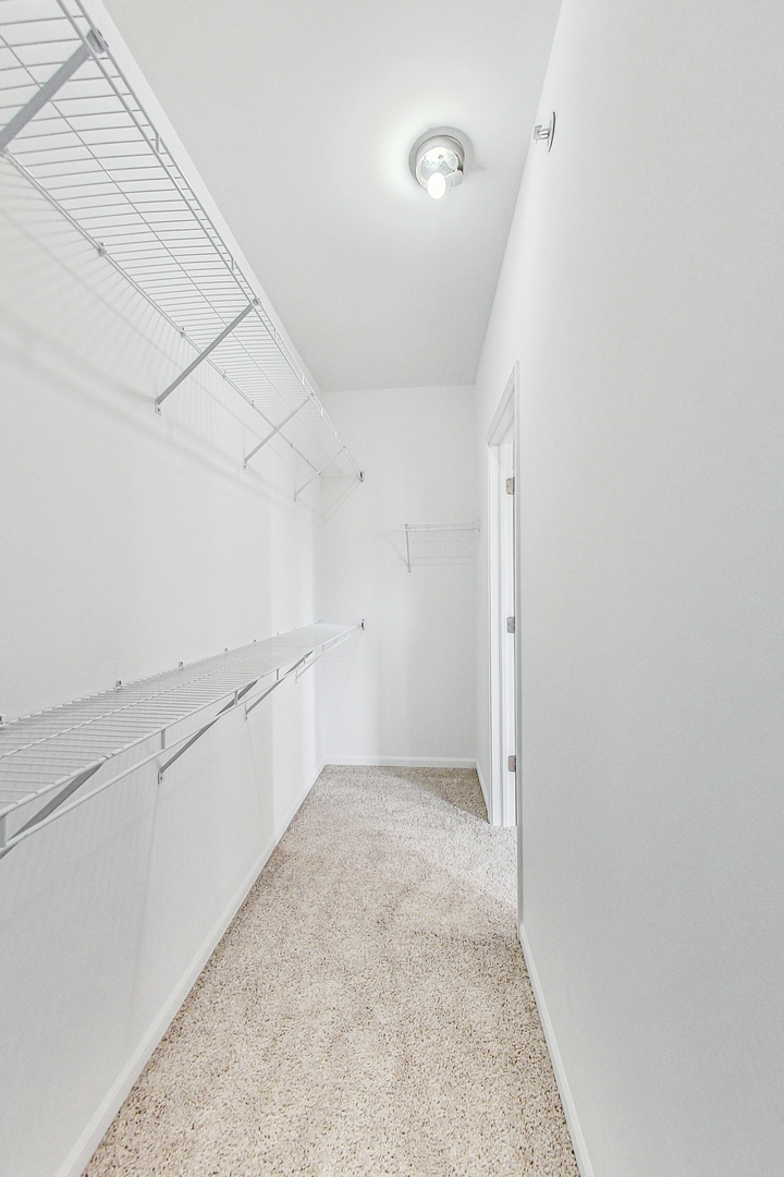 955 W 36th Place Unit: 3