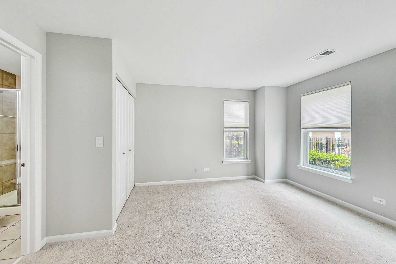955 W 36th Place Unit: 3