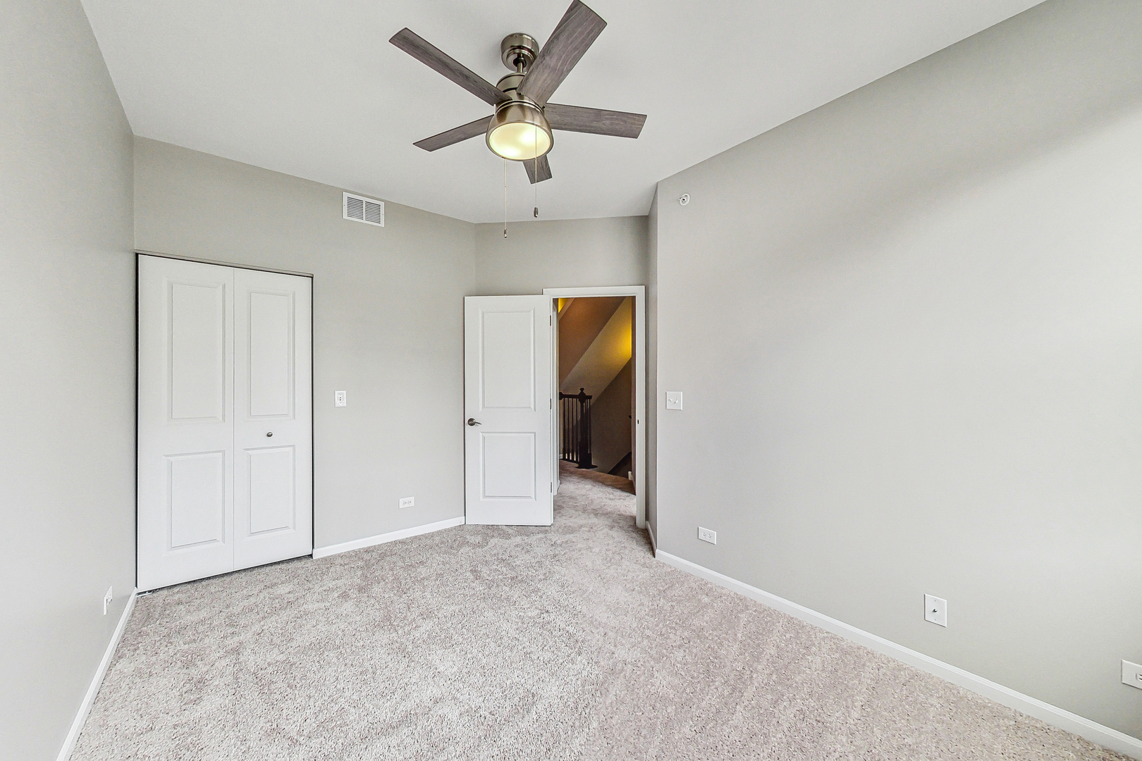 955 W 36th Place Unit: 3