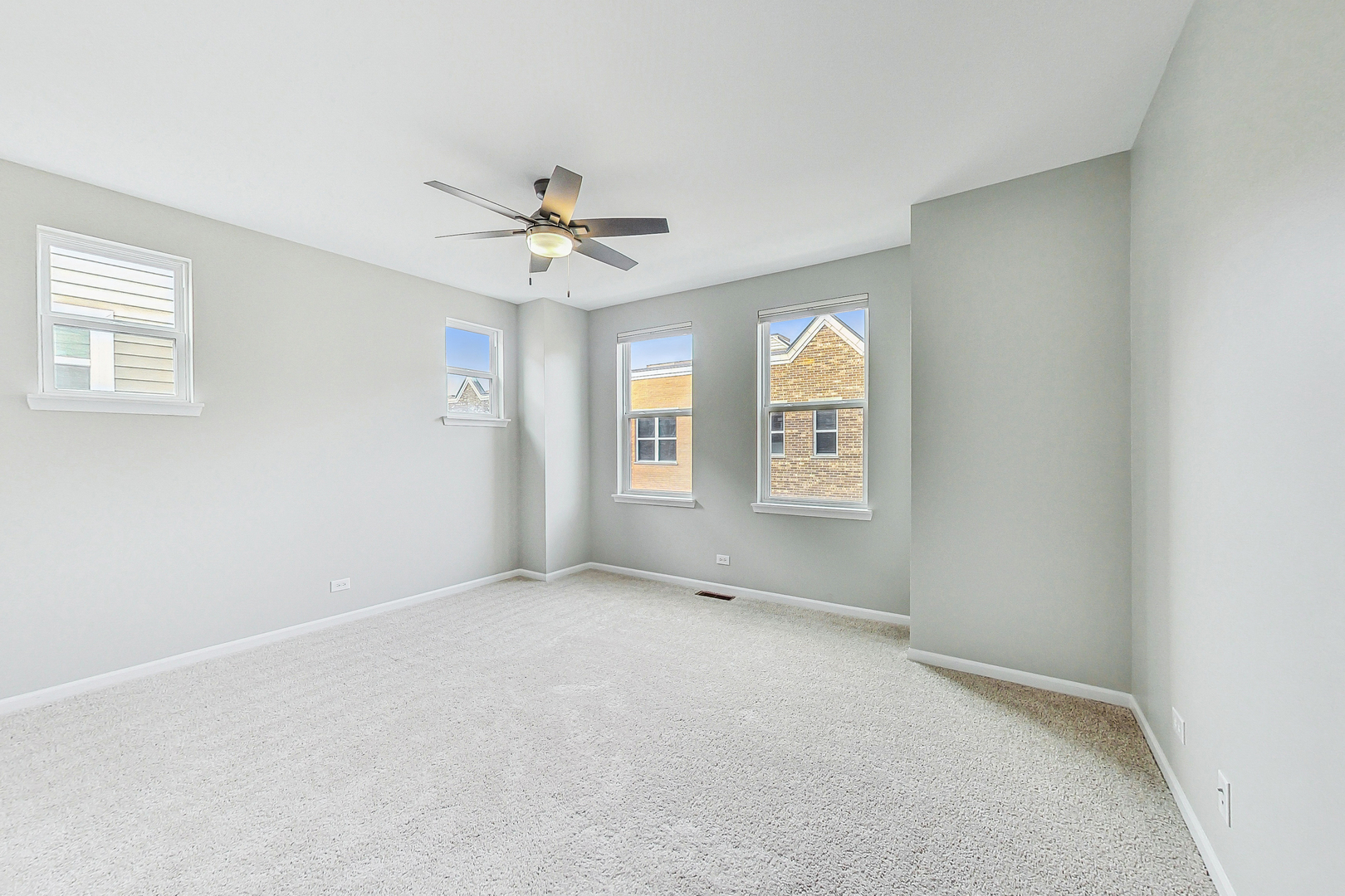 955 W 36th Place Unit: 3