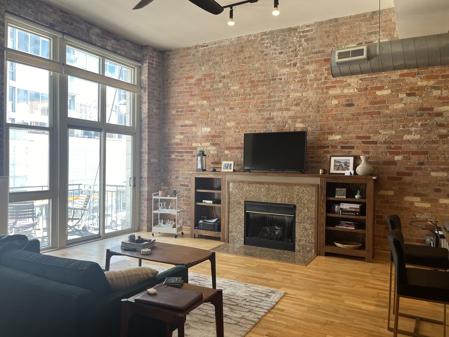 1631 S Michigan Avenue Unit: 203
