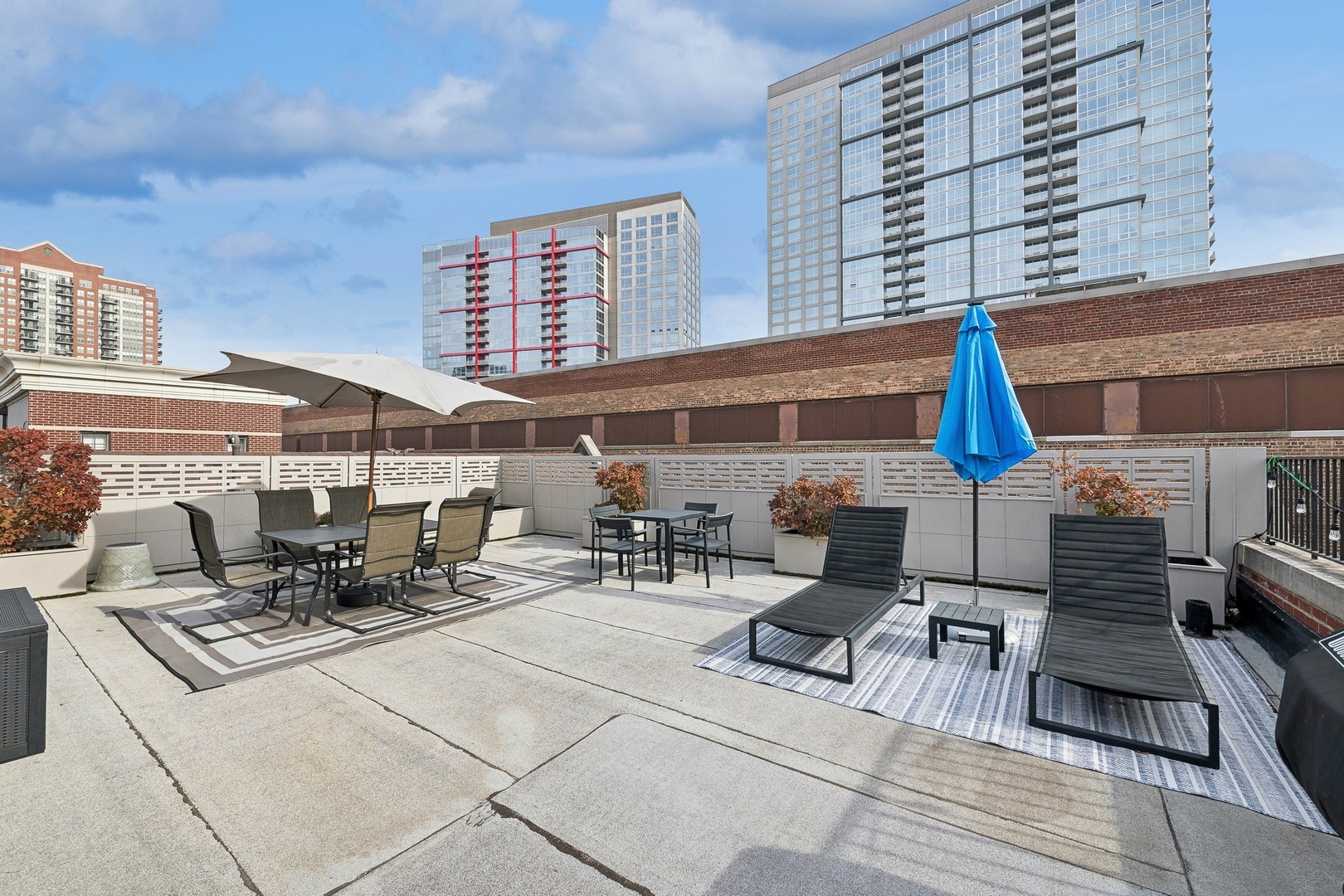1919 S Prairie Avenue Unit: 6