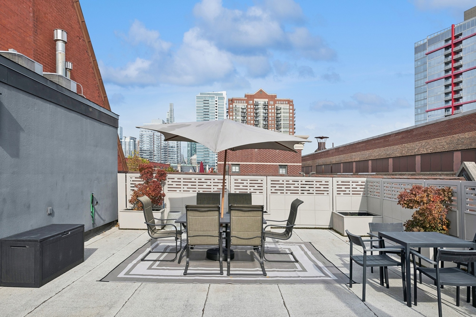 1919 S Prairie Avenue Unit: 6