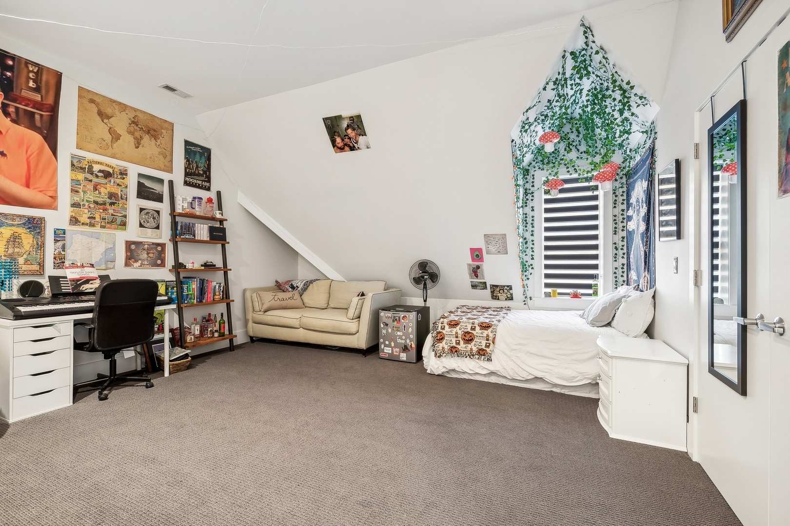 1919 S Prairie Avenue Unit: 6