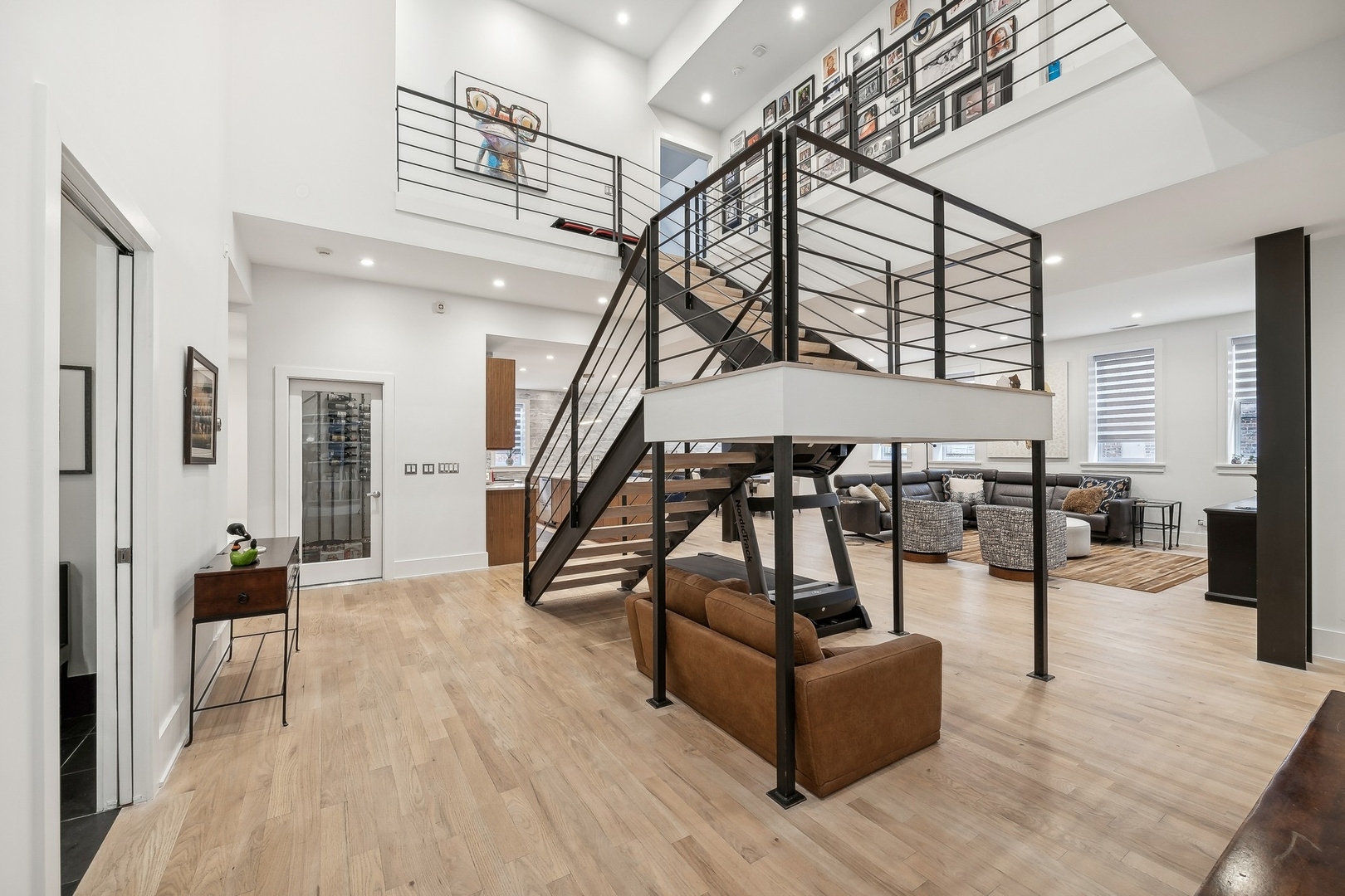 1919 S Prairie Avenue Unit: 6
