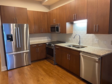 850 N Lake Shore Drive Unit: 712