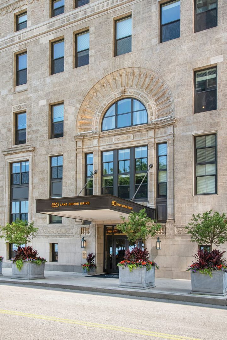 850 N Lake Shore Drive Unit: 712