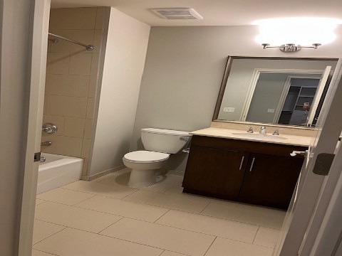 850 N Lake Shore Drive Unit: 712