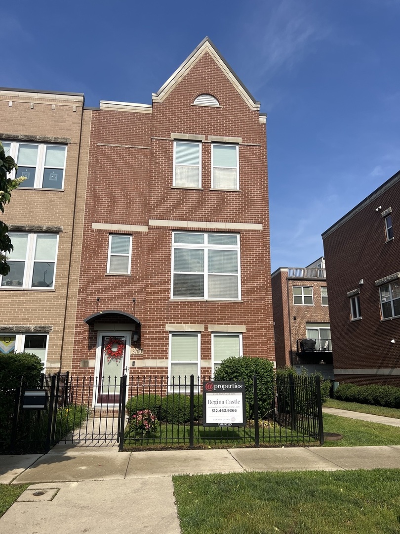 3700 S Sangamon Street