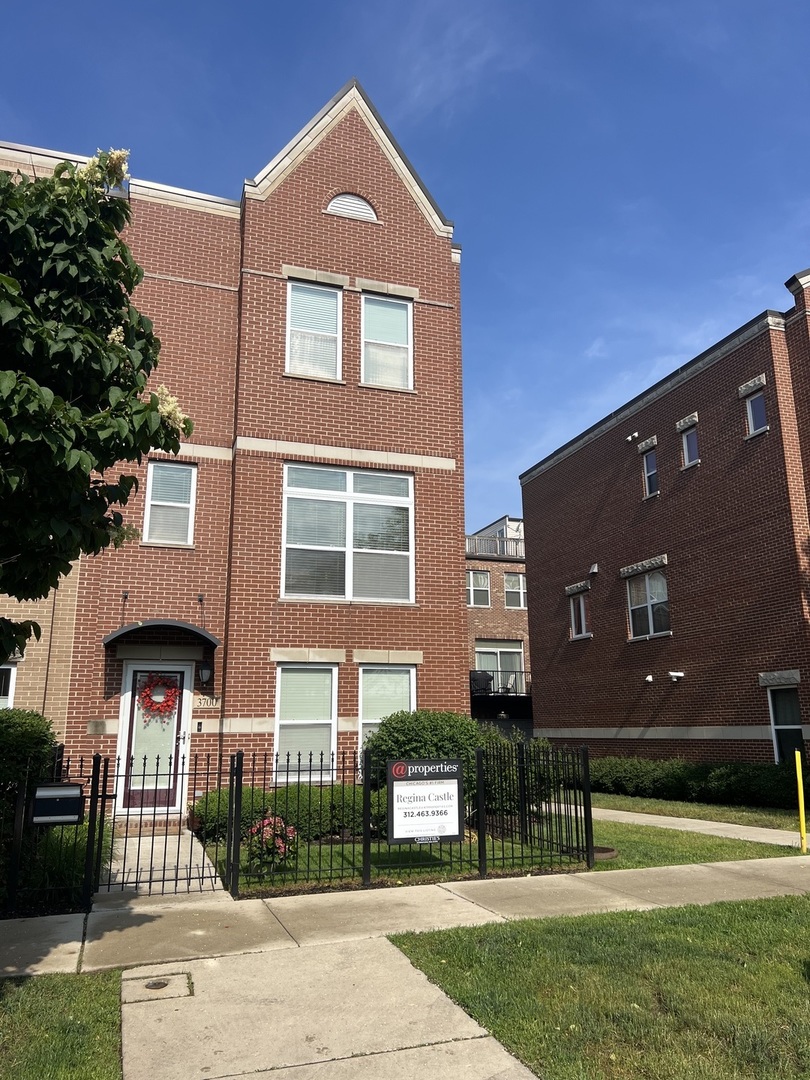 3700 S Sangamon Street
