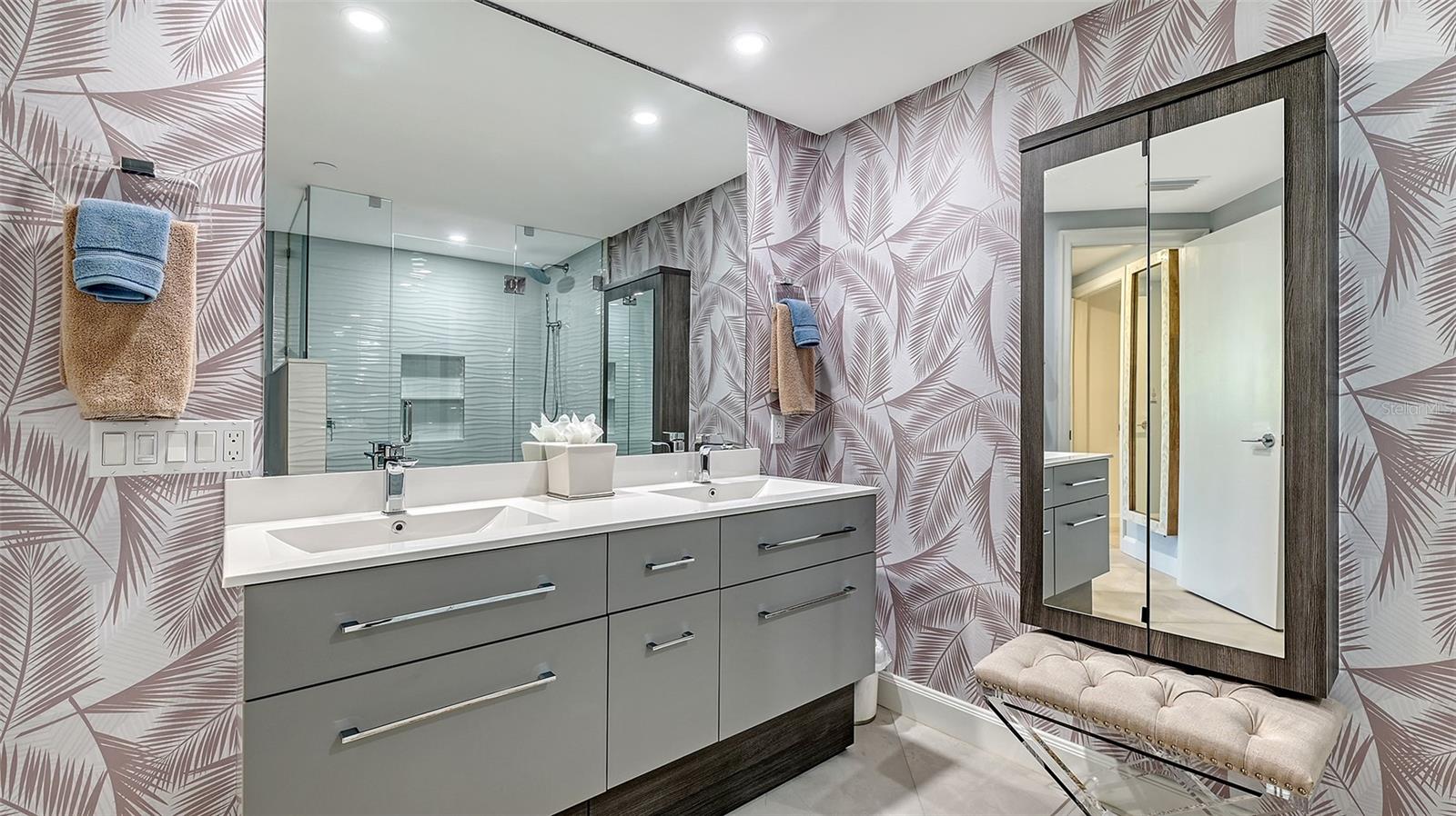 565 SANCTUARY DR #A203