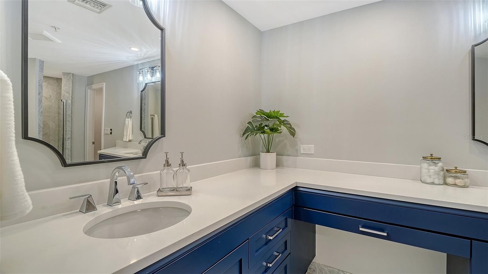 535 SANCTUARY DR #A202