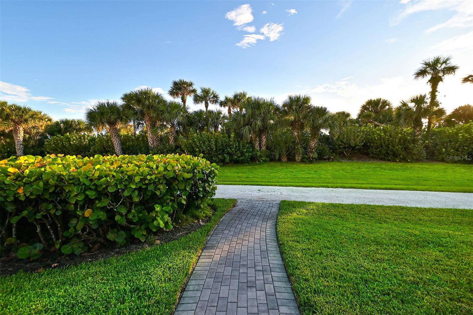 535 SANCTUARY DR #A202