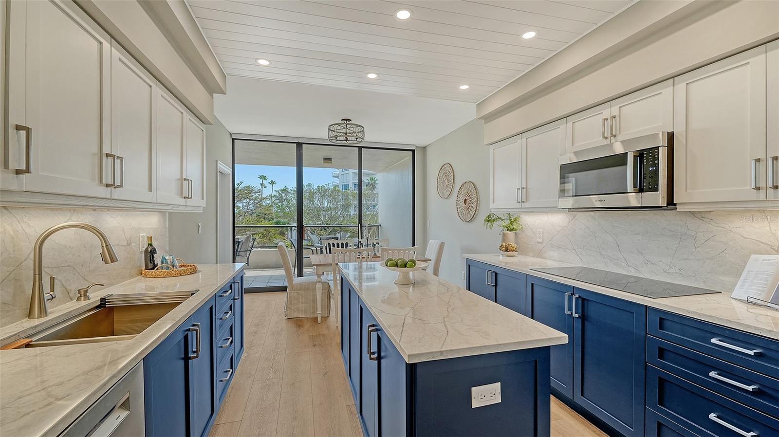 535 SANCTUARY DR #A202