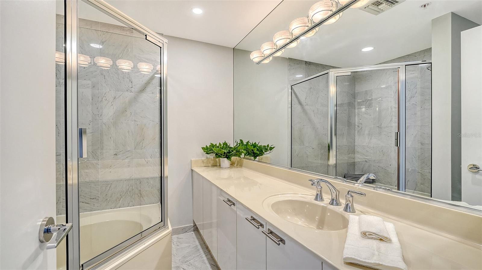 535 SANCTUARY DR #A202