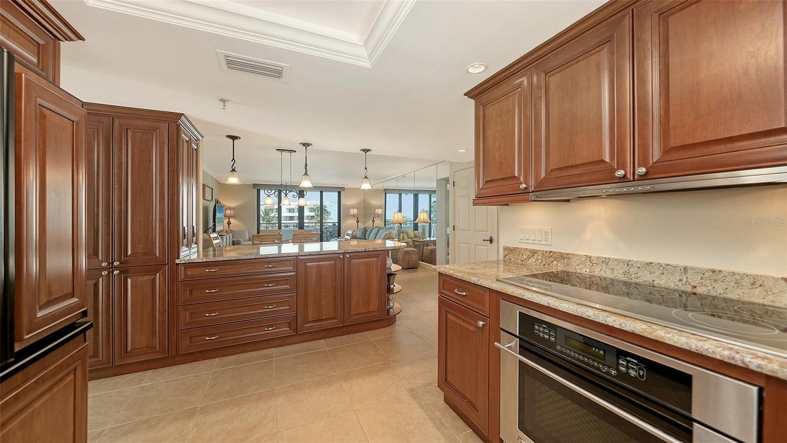 1445 GULF OF MEXICO DR #404