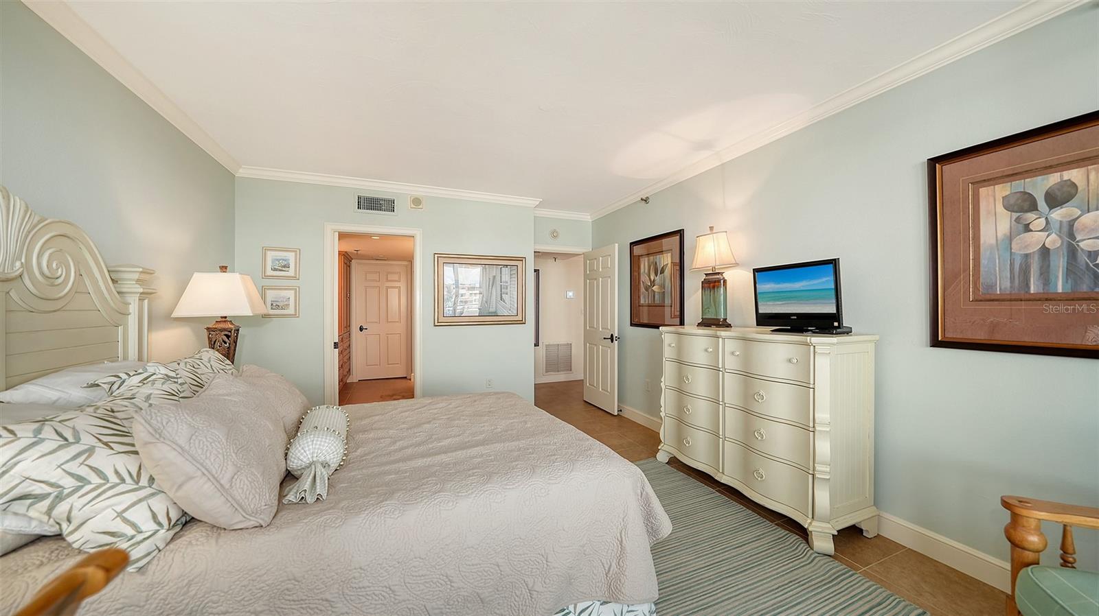1445 GULF OF MEXICO DR #404