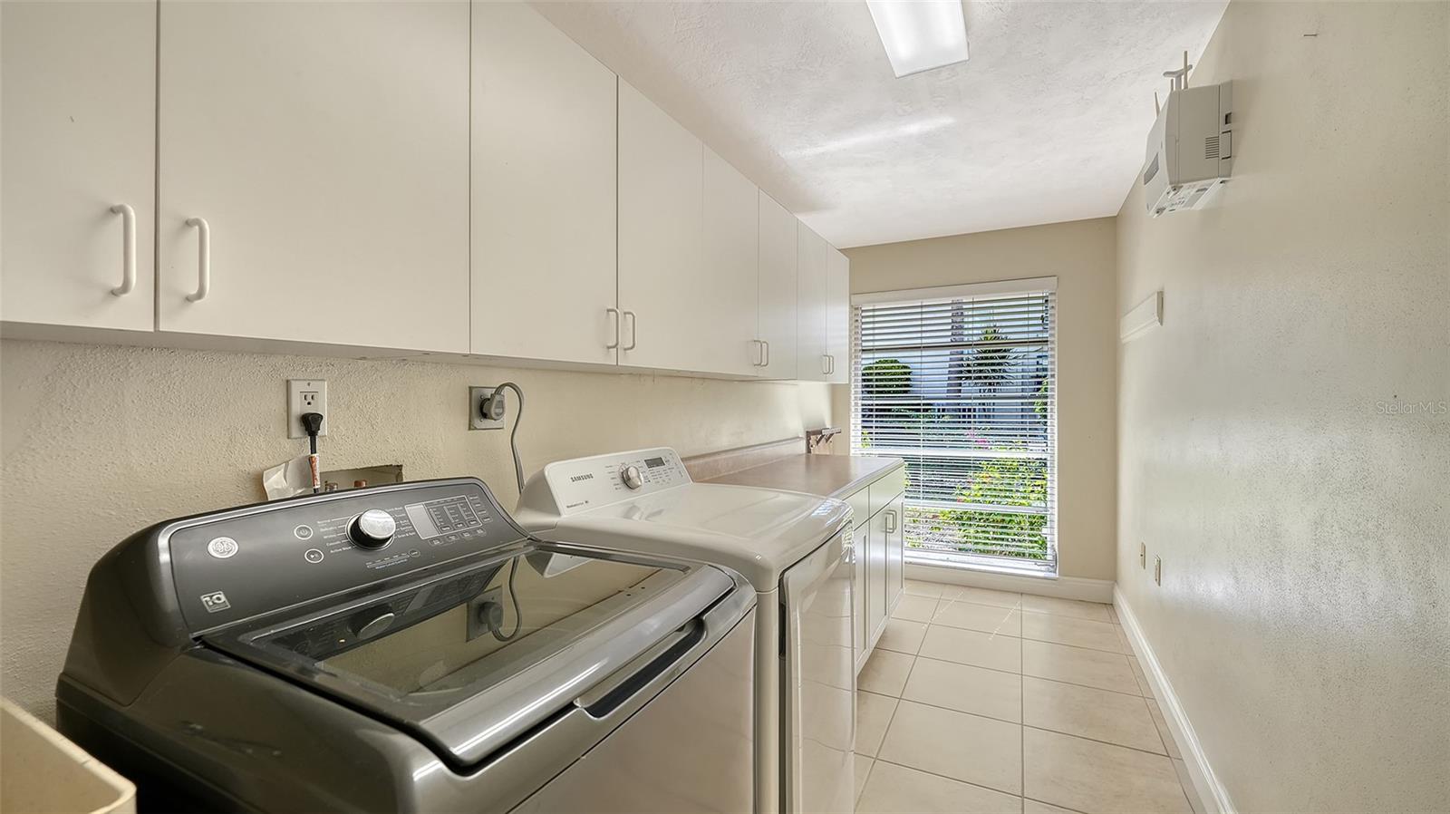 524 KETCH LN