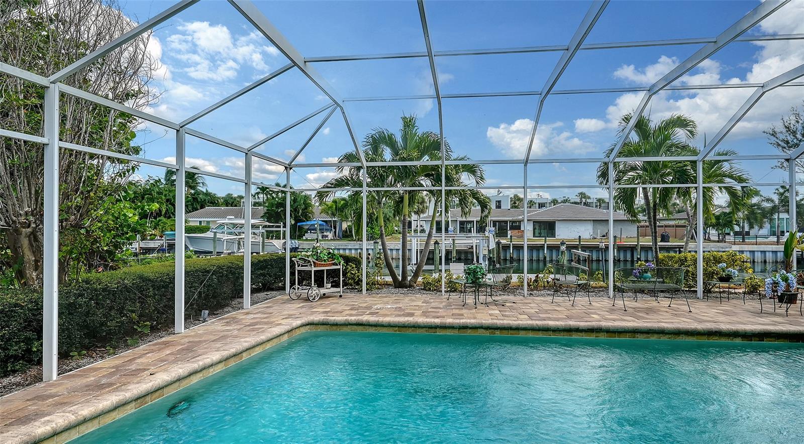 524 KETCH LN