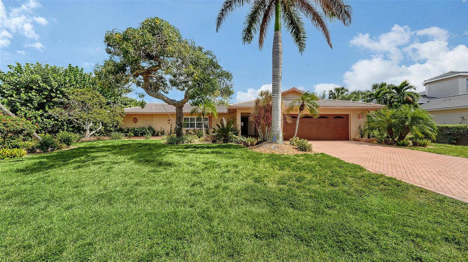 524 KETCH LN