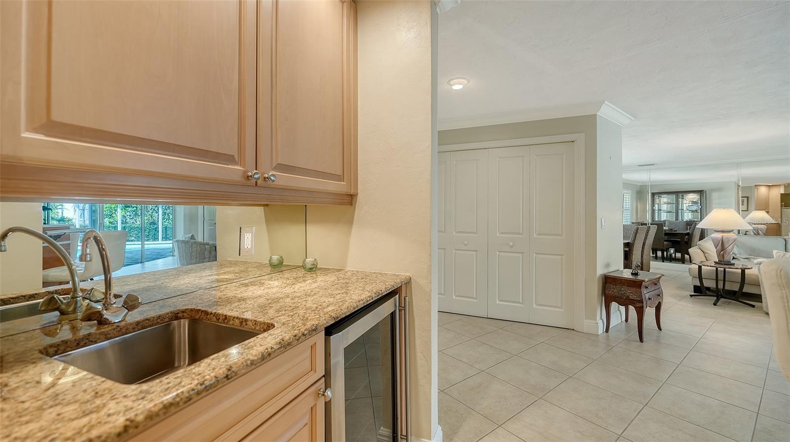 524 KETCH LN