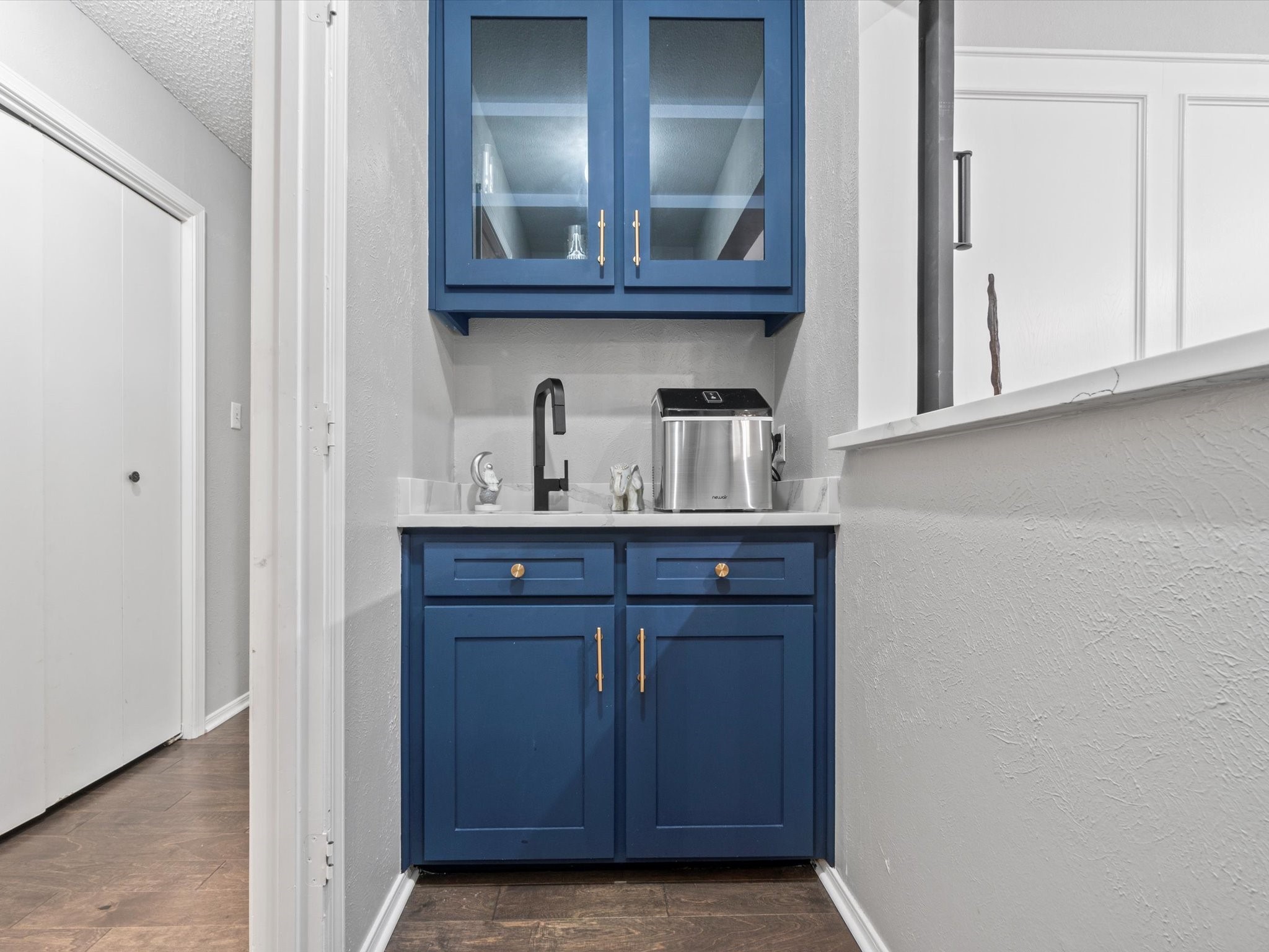 2109 Inverness Drive