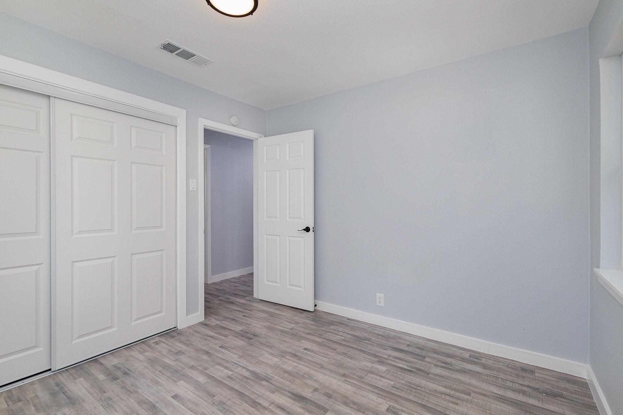 113 E Ridgewood Drive