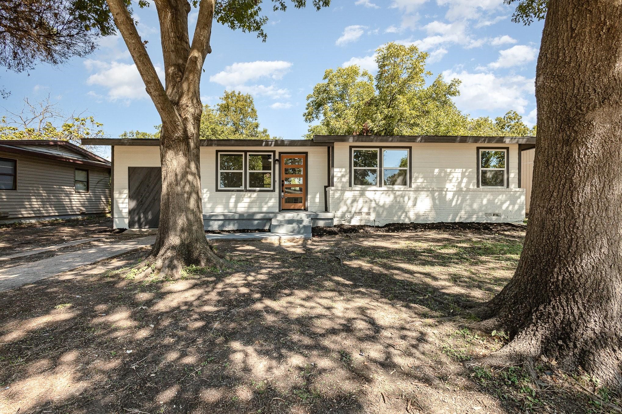 113 E Ridgewood Drive