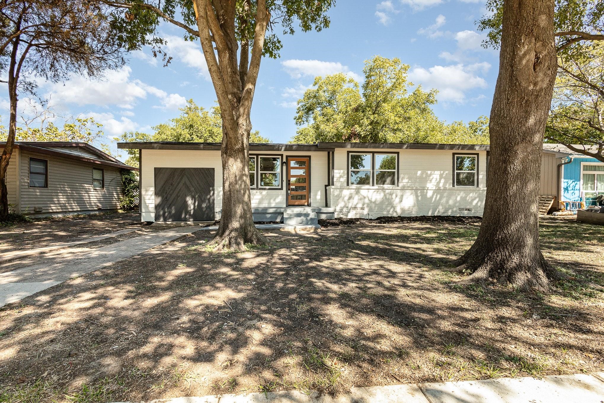 113 E Ridgewood Drive