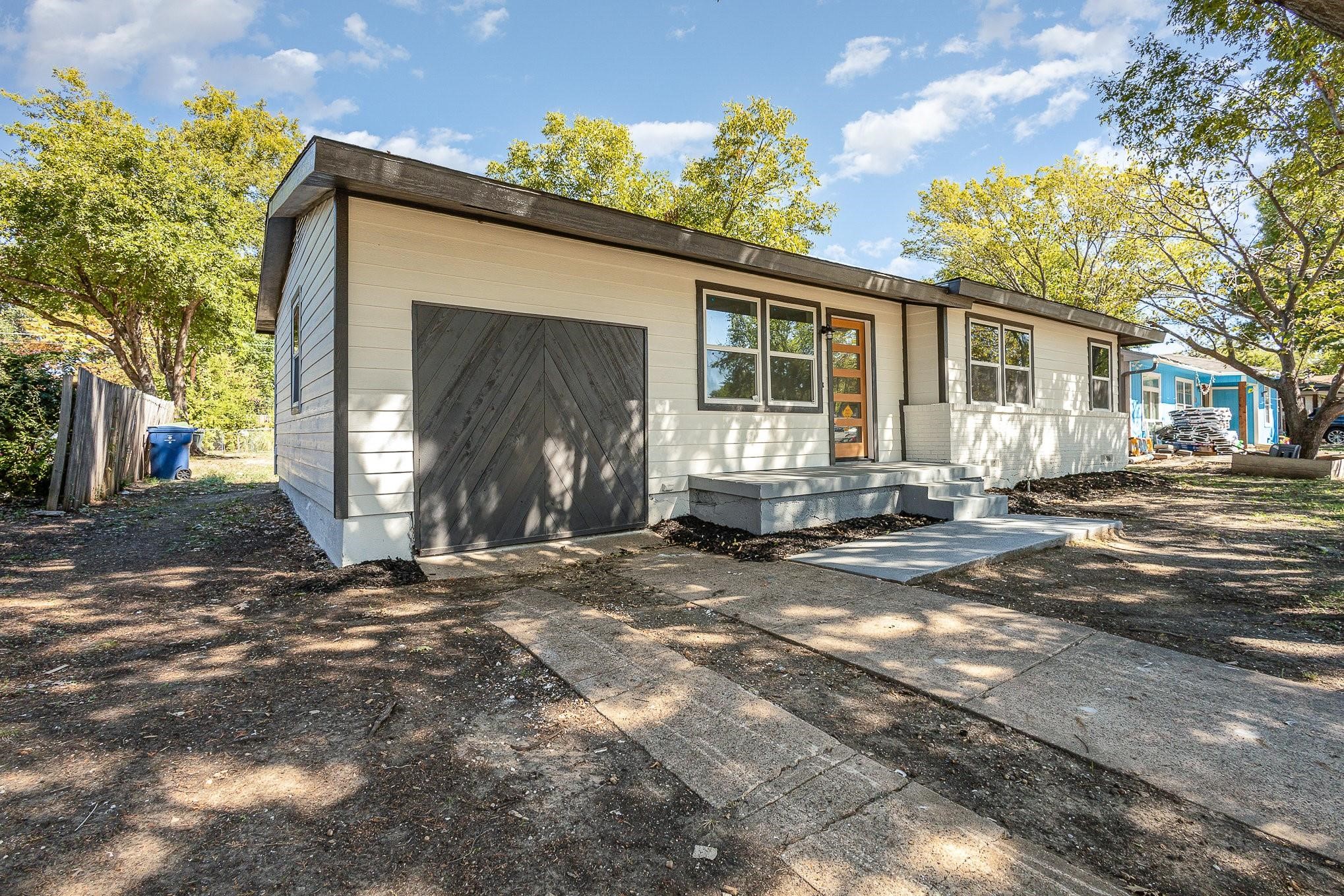 113 E Ridgewood Drive