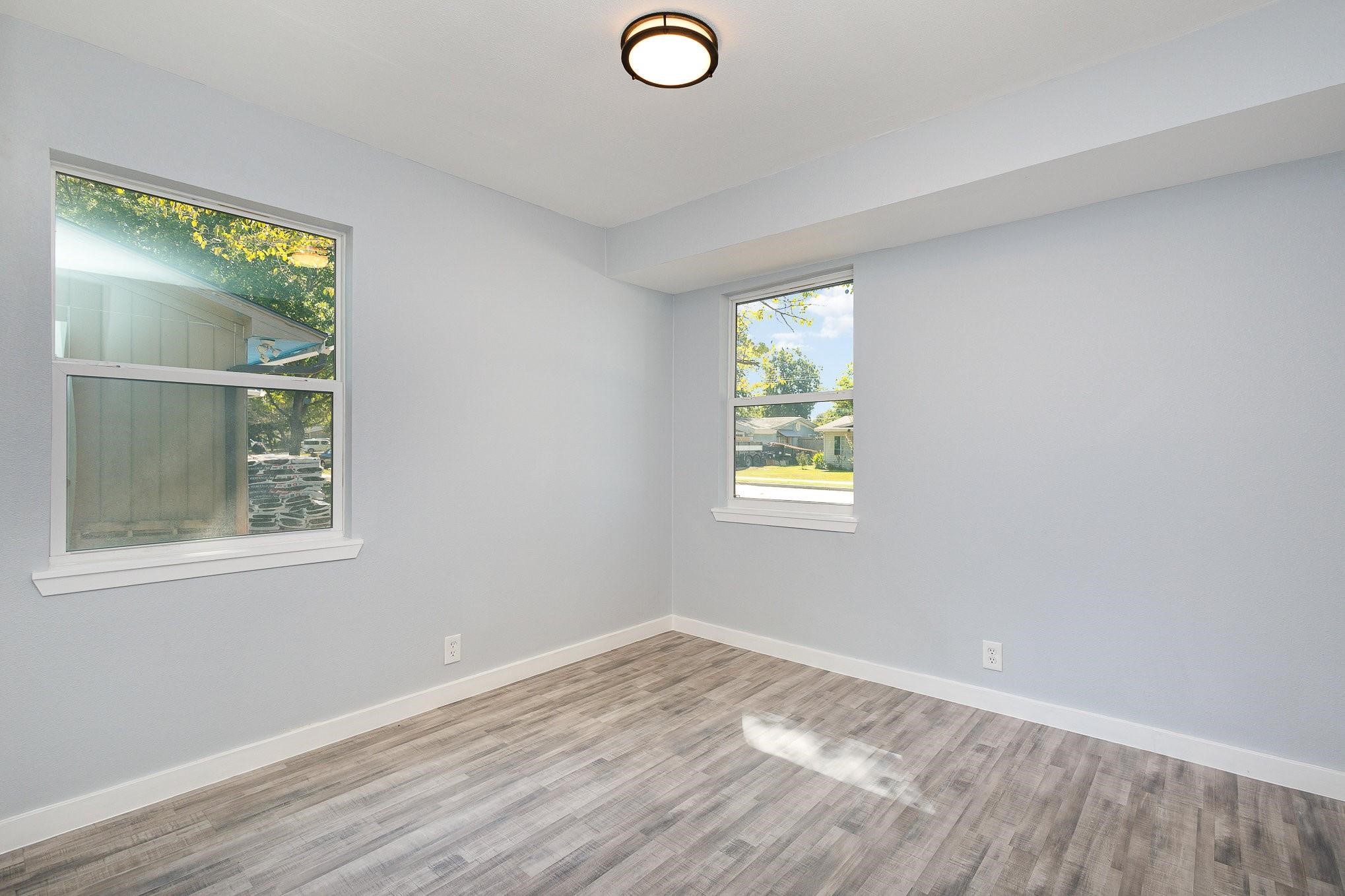 113 E Ridgewood Drive