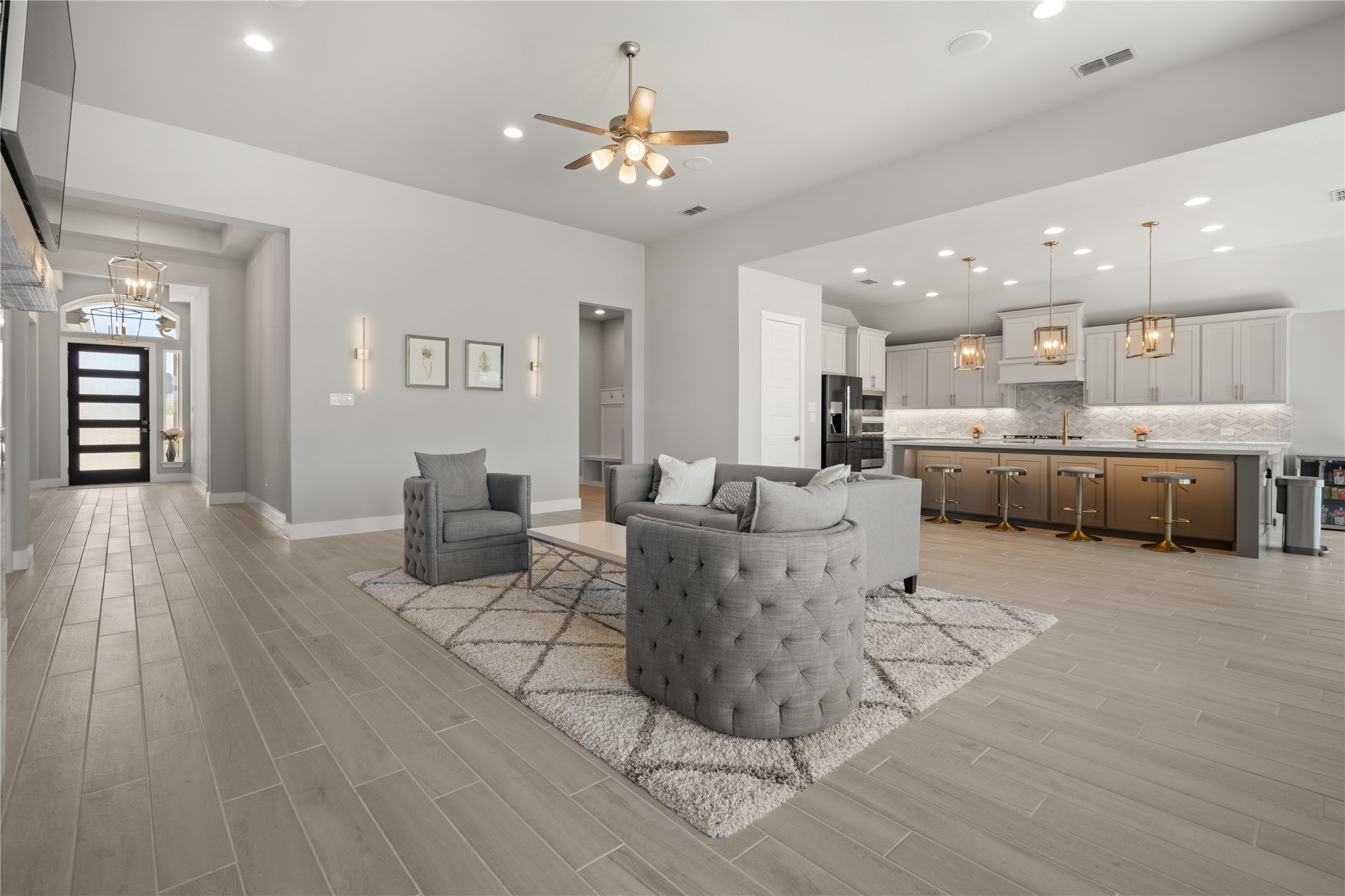 548 Horsetail Way