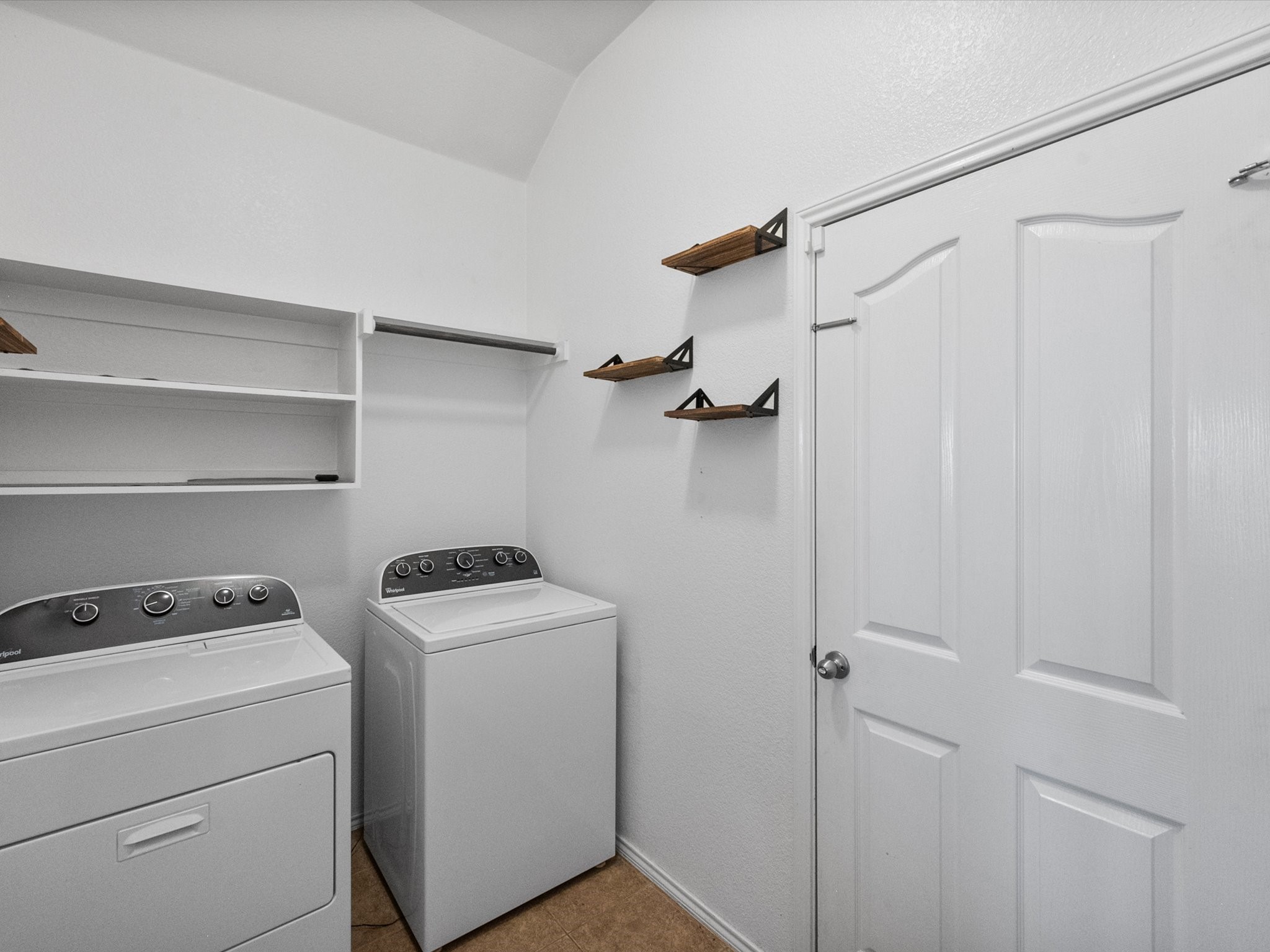 2733 Gardendale Drive