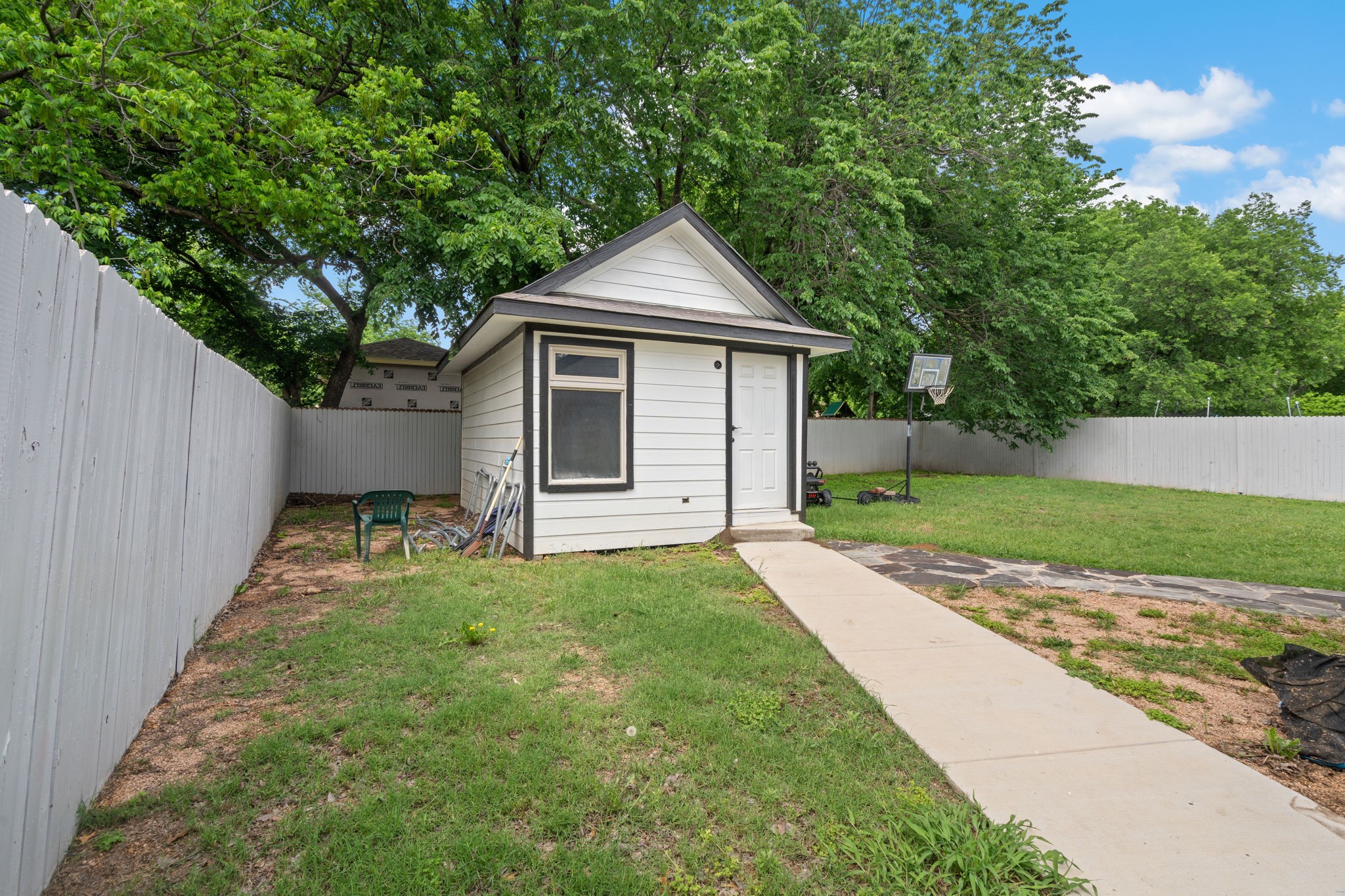 1411 Harvest Hill Lane