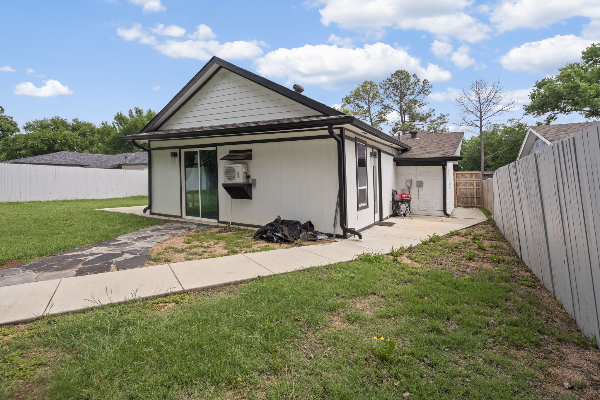 1411 Harvest Hill Lane