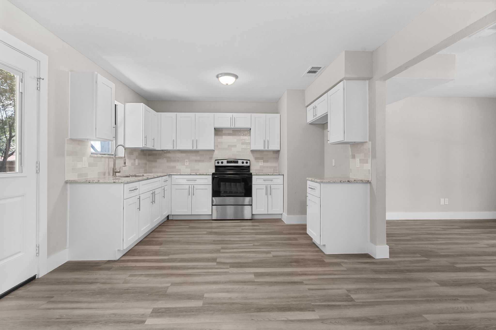 222 E Dennis Street