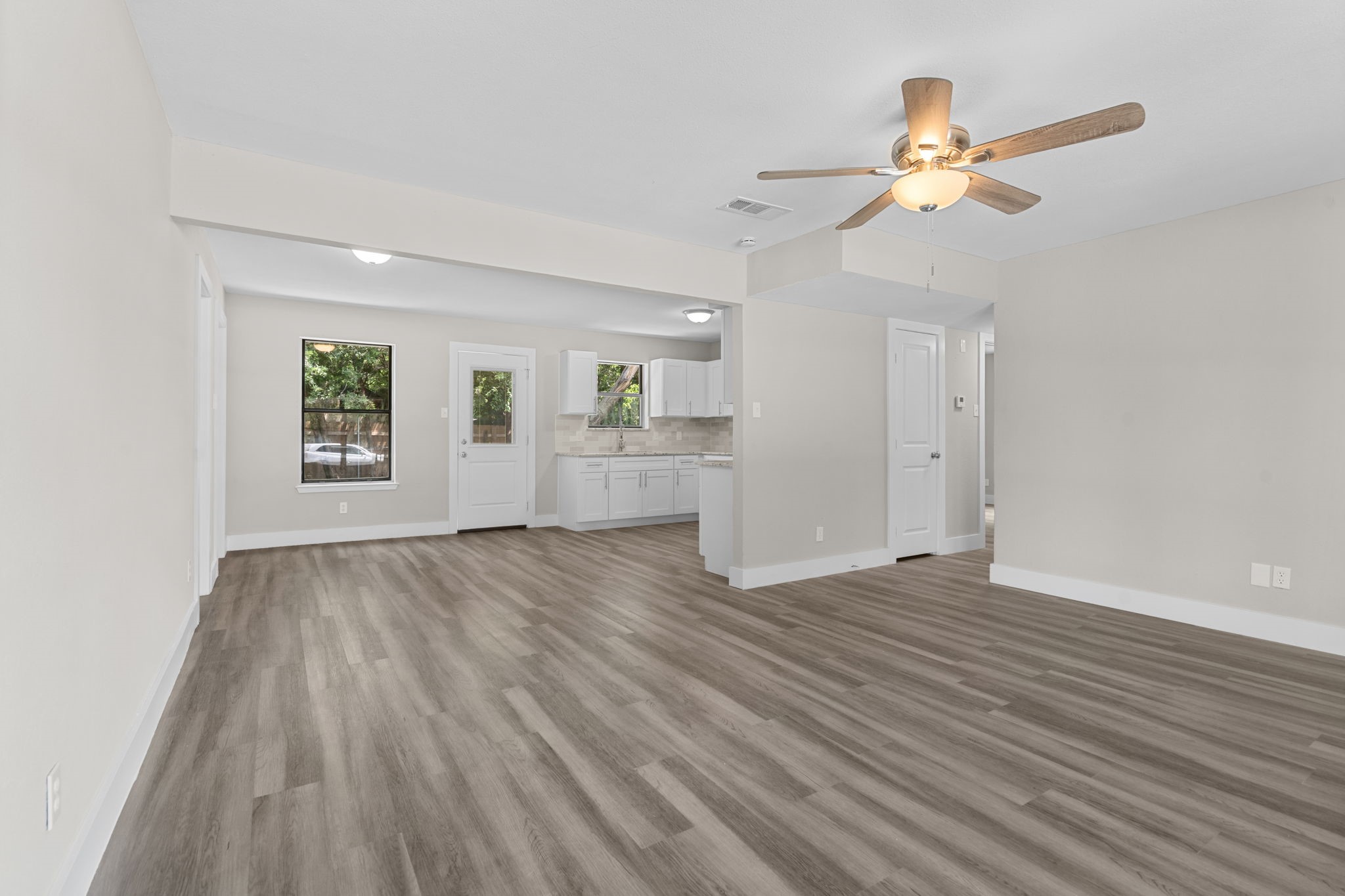 222 E Dennis Street