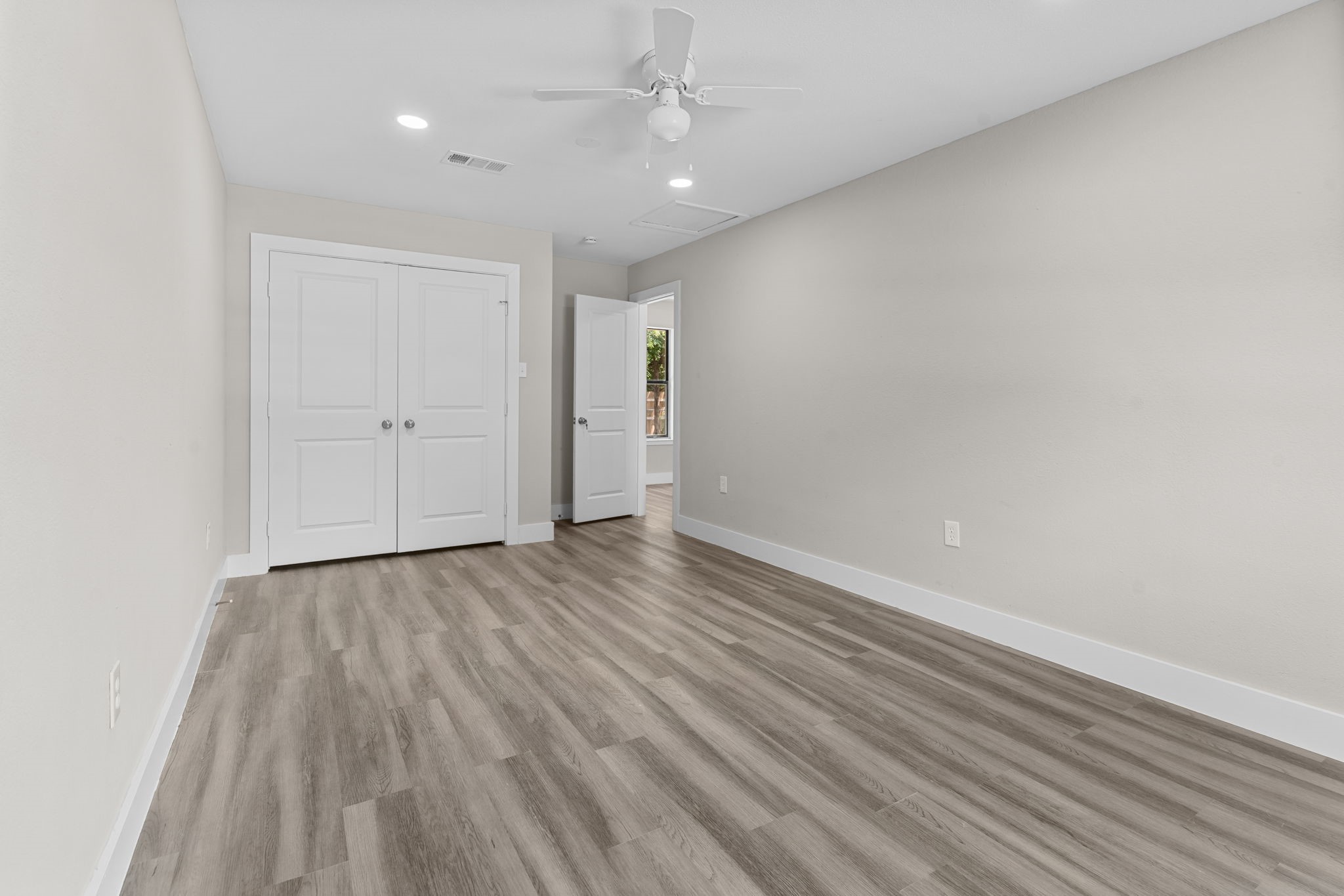 222 E Dennis Street