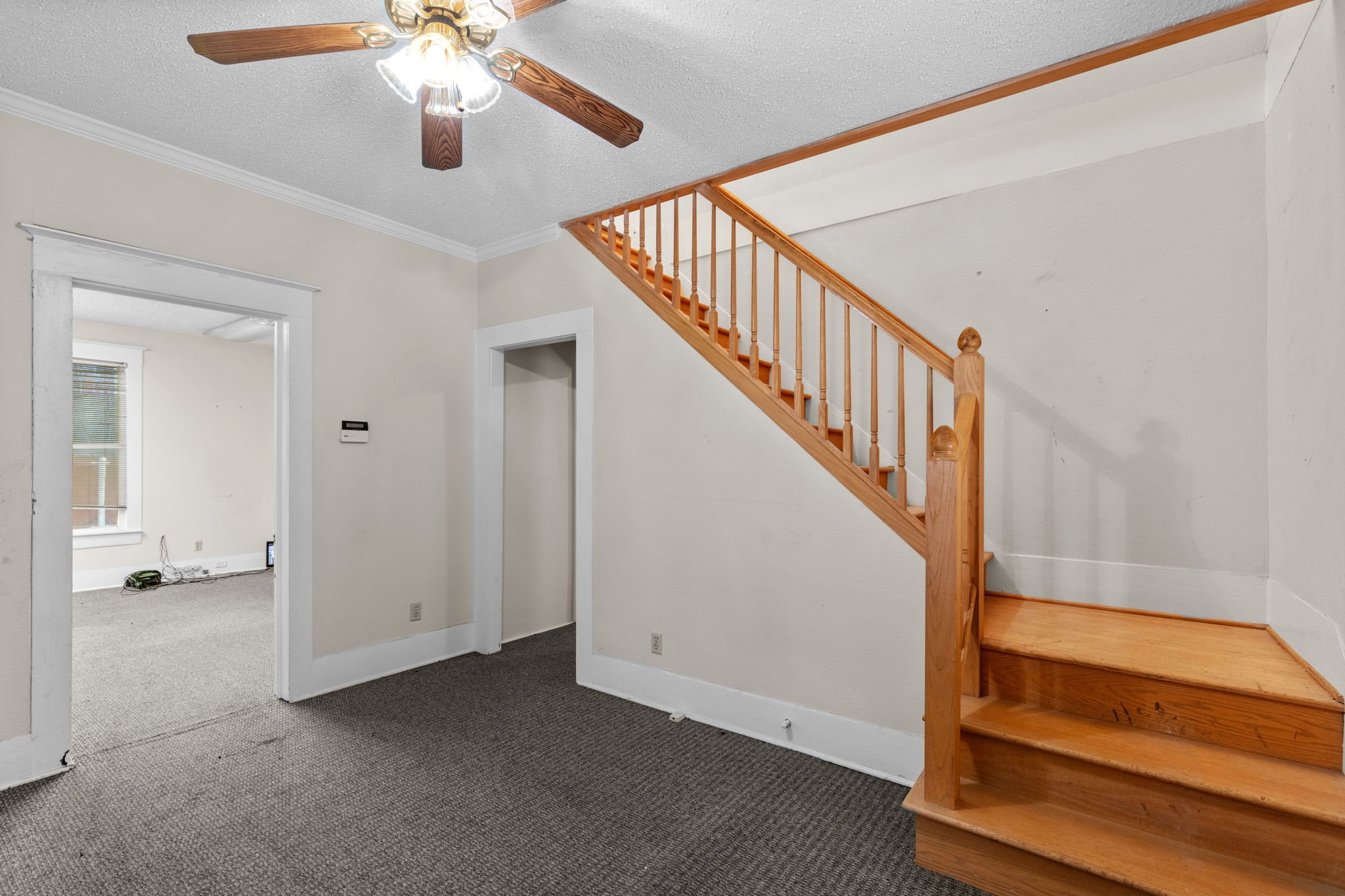 610 E Weatherford Street