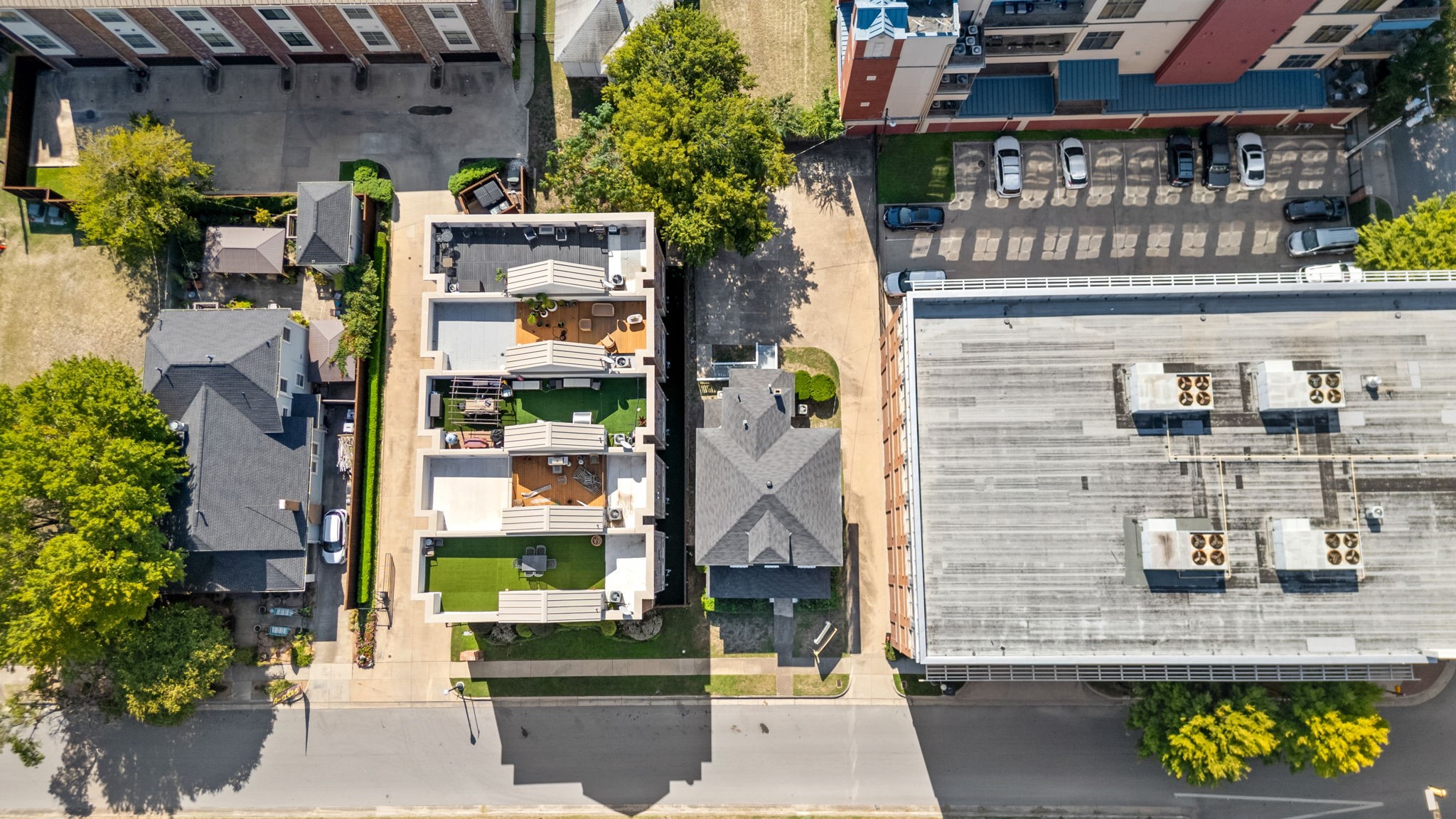 610 E Weatherford Street